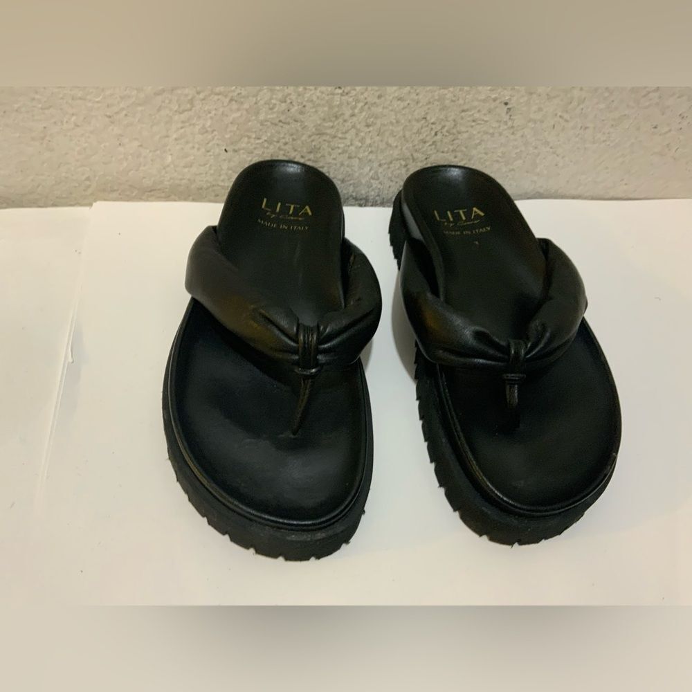 Lita by Ciara Size:9 Black Lug Sole Thong Sandal Flip Flop Made in Italy